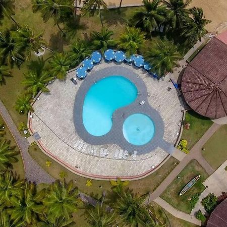 Coconut Grove Beach Resort Elmina Extérieur photo